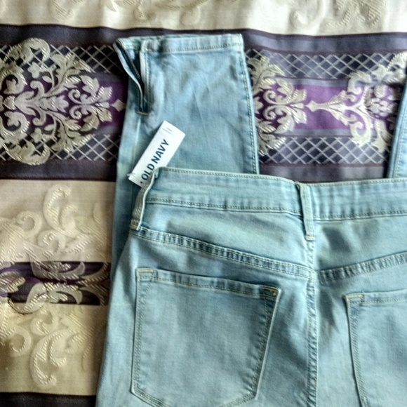 Skinny Midrise Jeans NWT - Picture 4 of 5